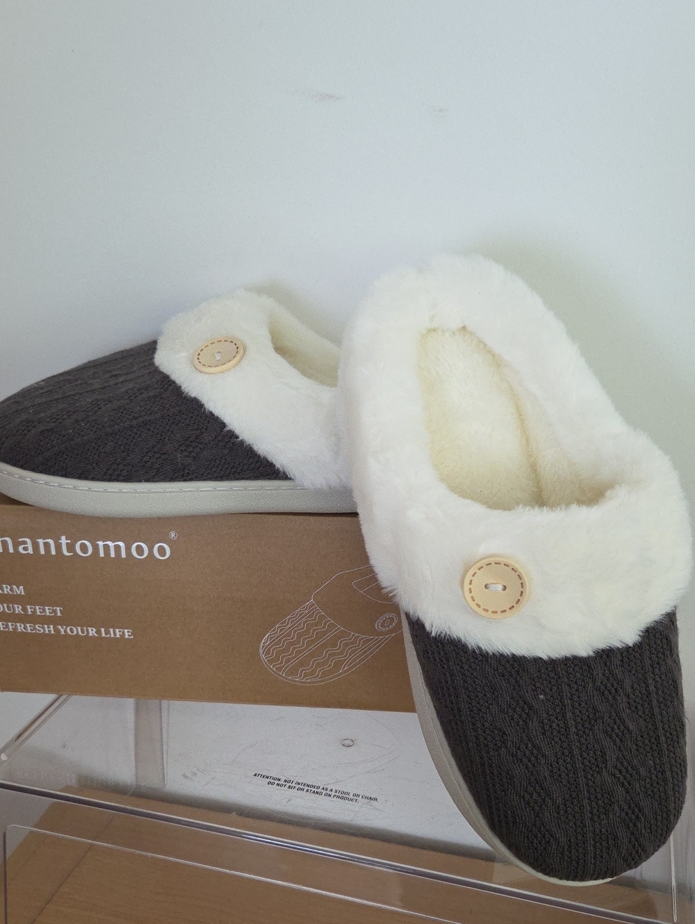 Plush Faux-Fur Lined Women's Slippers - Cream & Dark Gray...NWT in Box